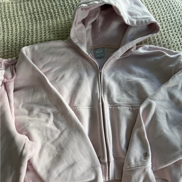 Aritzia TNA Light Pink Women's Sweat Set - Picture 6 of 6